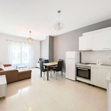 600 Golem (Tirana)