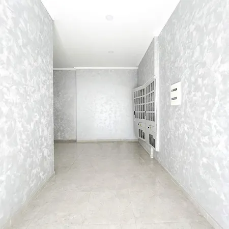 600 * Golem (Tirana)