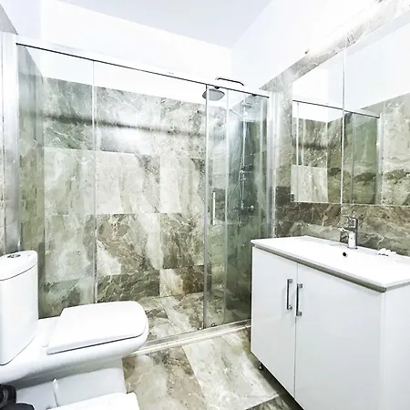 600 Apartment *