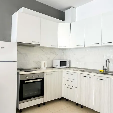 600 Apartment Golem (Tirana)