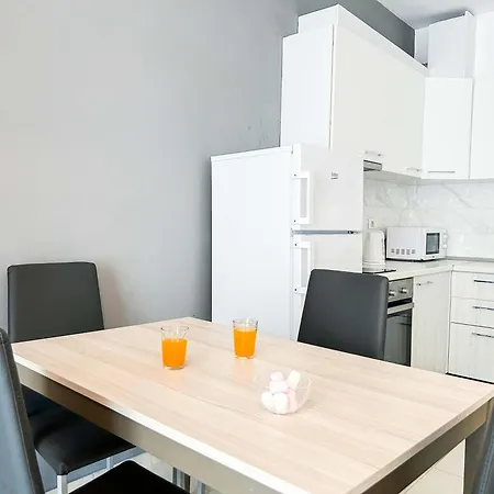 Apartment 600 Golem (Tirana)
