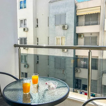 600 Apartment Golem (Tirana)