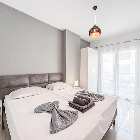 Apartment 600 Golem (Tirana)